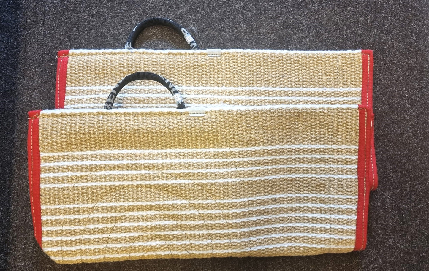 Bende hihanpäällinen kahvalla